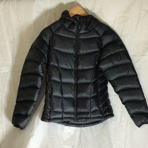 Womens mountain hardware puffer jacket